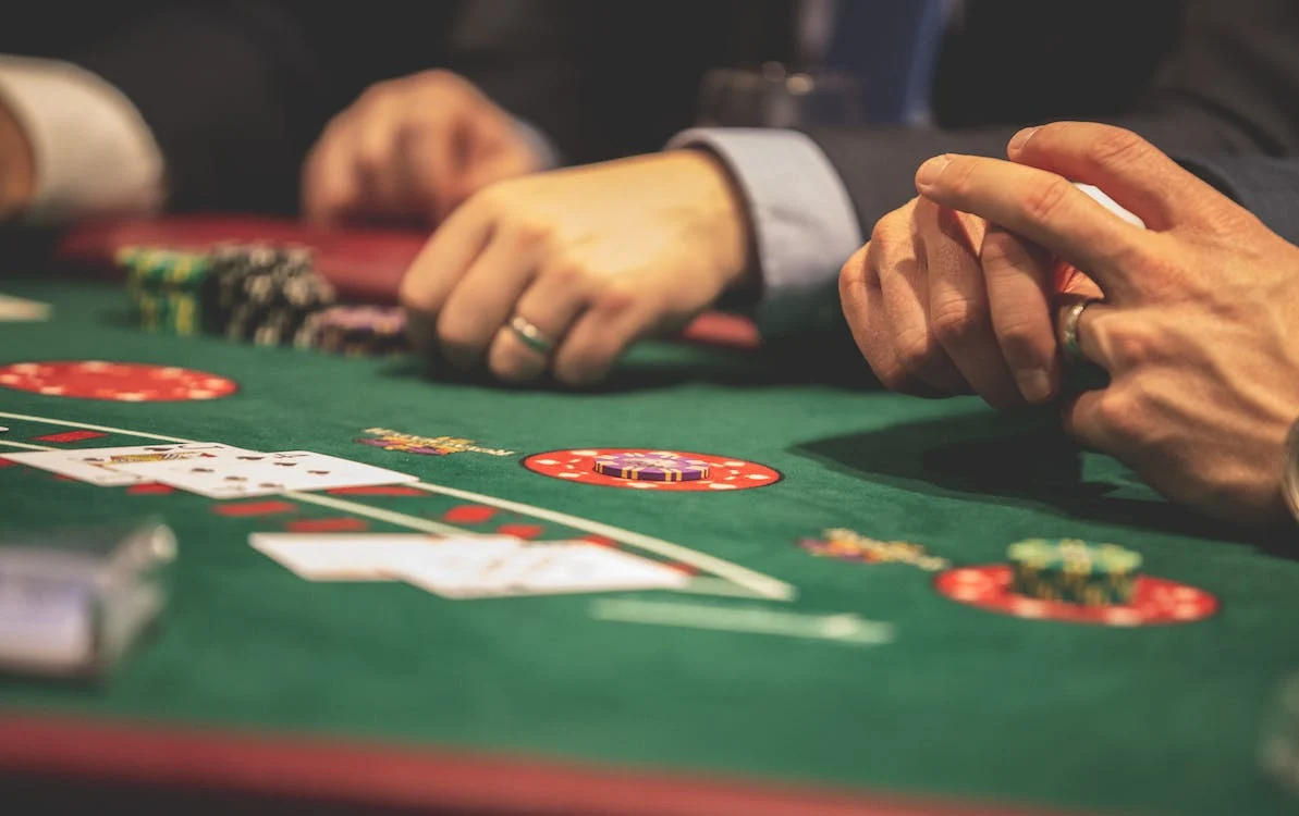 How online casino is different from the offline casino